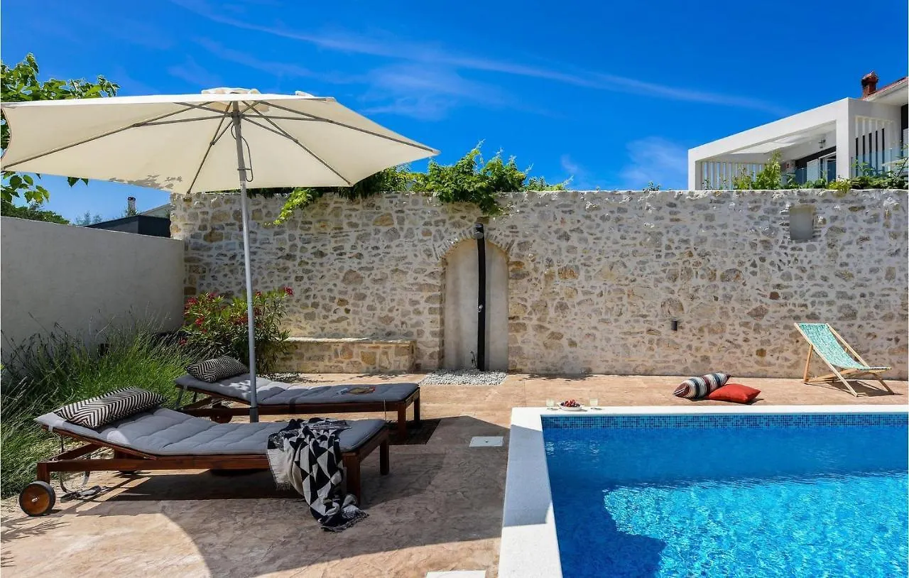 Villa Dvori Nin Holiday home