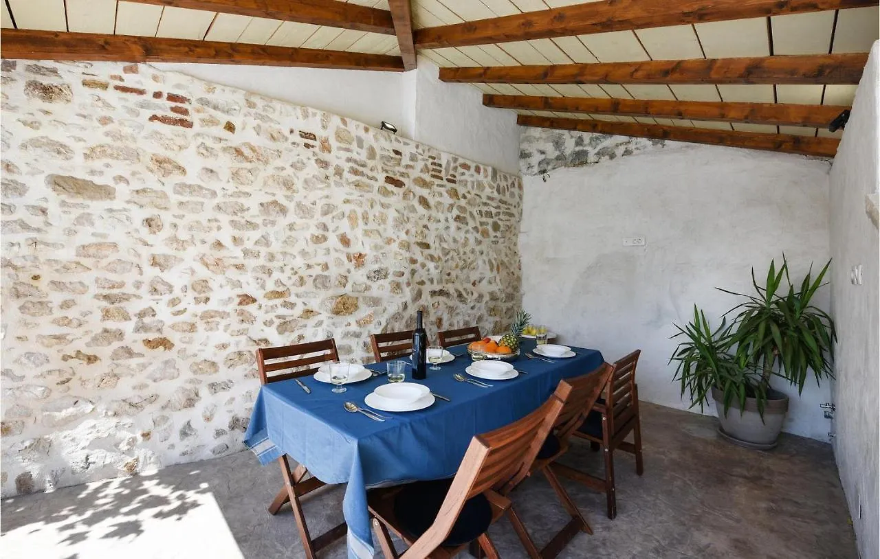 Villa Dvori Nin Holiday home