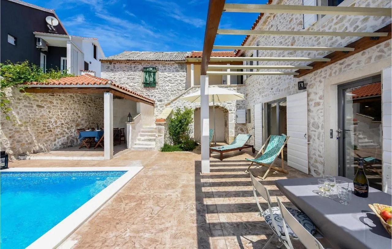 Holiday home Villa Dvori Nin