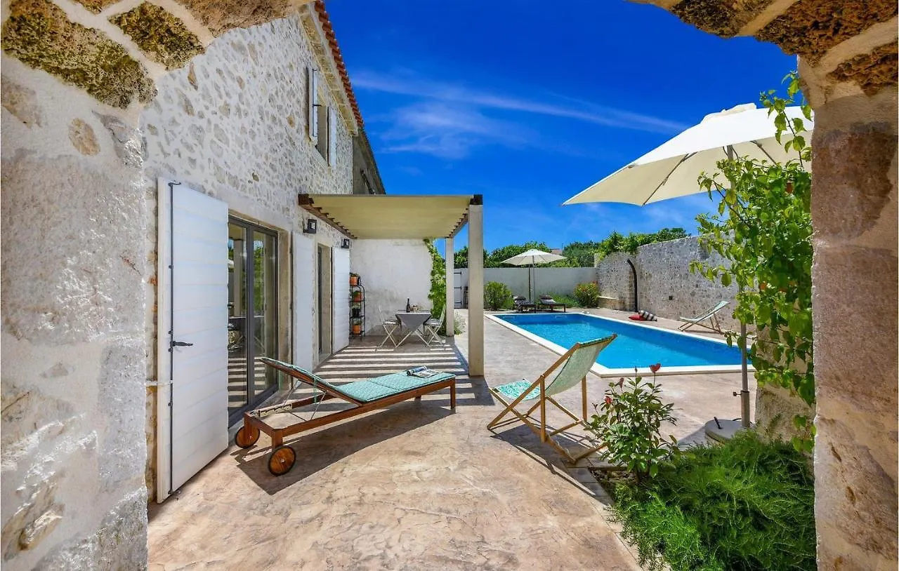 Holiday home Villa Dvori Nin