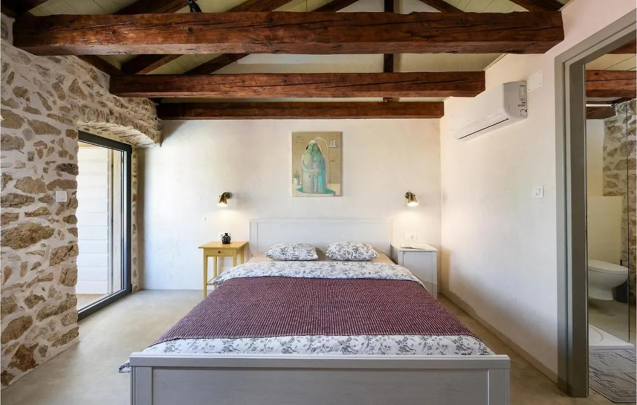 Holiday home Villa Dvori Nin